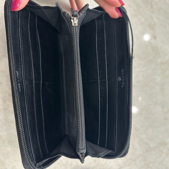 Vintage Chanel Caviar Leather Zippy Wallet - Picture 15 of 16